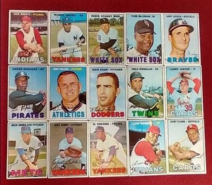 lot 16 image: (15) 1967 Topps Baseball Cards