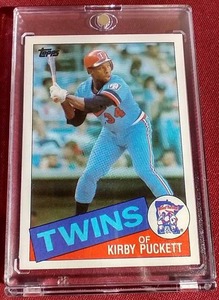 lot 82 image: 1985 Topps Kirby Puckett Rookie Card