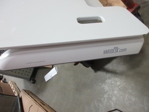 lot 118 image: WHITE VARIDESK