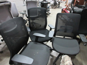 lot 135 image: TAYCO BOHO ADJUSTABLE OFFICE CHAIRS