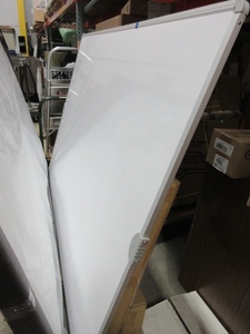 lot 144 image: LARGE WALL MOUNT WHITE BOARD WITH REVERSABLE LEG SET AND CROSSBAR TRAY- NEW