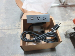 lot 165 image: BYRNE, BRAND NEW, MOUNTABLE POWER DISTRIBUTION OUTLETS.