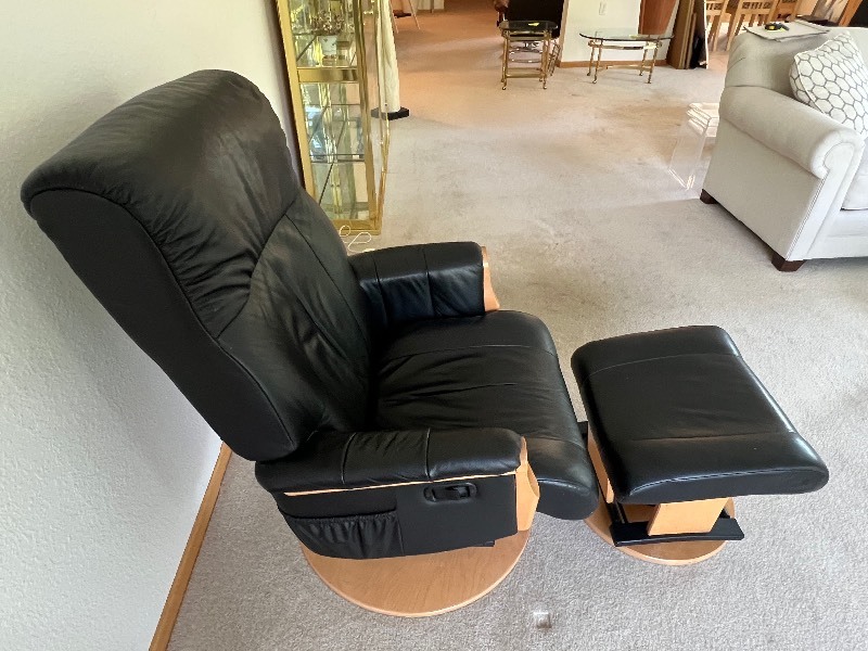 Avantglide Glider Leather Chair and Ottoman Beautiful Eden Prairie Condo Sale K BID