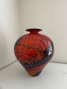 lot 35 image: Beautiful Loan Nemtoi Cordoba Collection Art Vase 1625