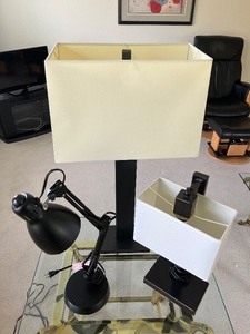 lot 41 image: Three piece table lamp set