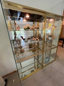 lot 55 image: Brass and Glass Lighted Display Cabinet