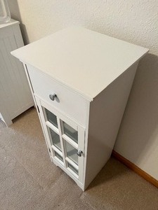 lot 76 image: Small White Storage Cabinet