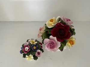 lot 99 image: Set of Two Aynsley Hand Modeled Painted Bone China Bouquet of Flowers