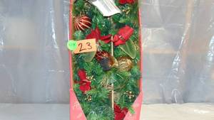 lot 23 image: 9 Premium Decorated Garland, Red 193968233242