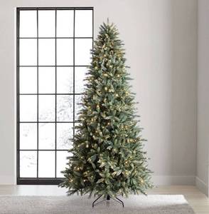 lot 14 image: Grand Spruce 9ft Pre-Lit Artificial Christmas Tree