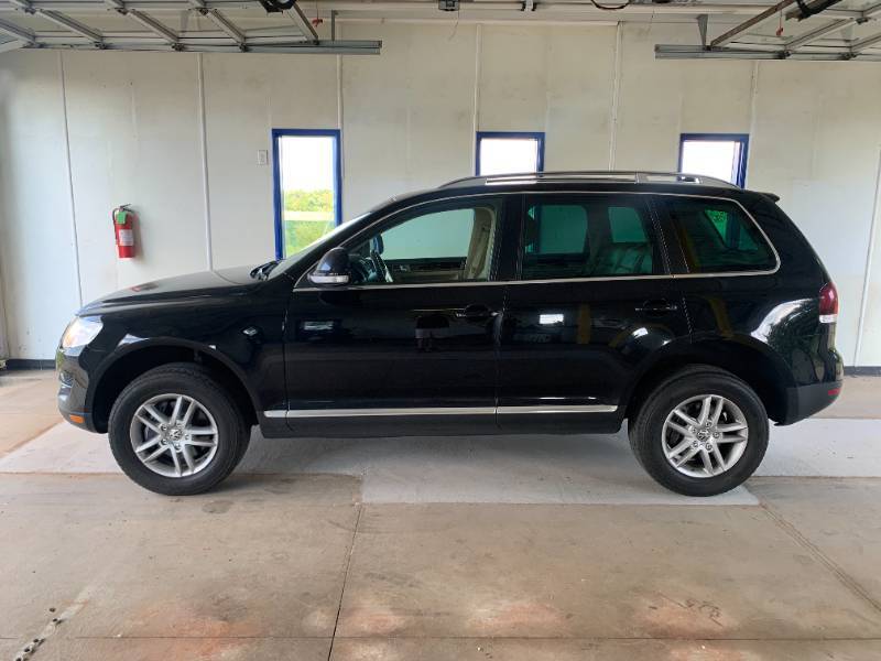 lot 107 image: 2010 Volkswagen Touareg TDI Sport