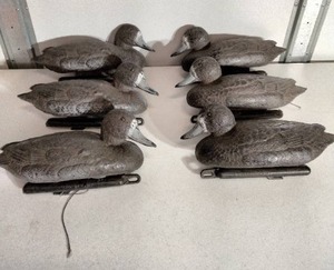 lot 101 image: Set of 6 Duck Decoys