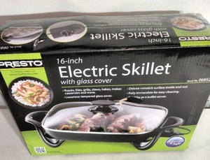 lot 221 image: NEW Presto 16 x 13 Jumbo Skillet with Glass Lid