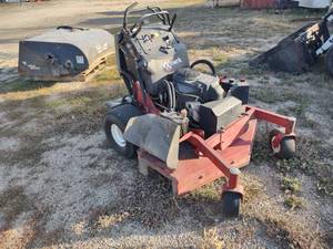 lot 8 image: Zero Turn Mower