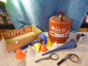 lot 22 image: Garage Items