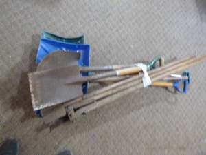 lot 31 image: LawnGarden Tools
