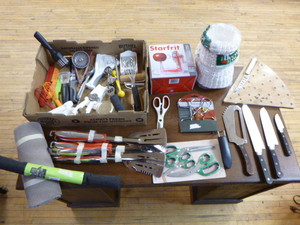 lot 40 image: Miscellaneous Kitchen Items