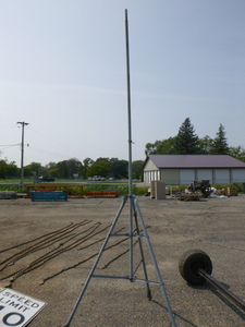 lot 131 image: Antenna Tripod Stand