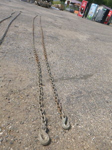 lot 139 image: 2 Log Chains