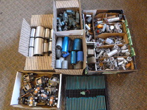 lot 173 image: Variety of Electronics