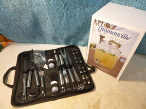 lot 174 image: Grill Set and Beverage Dispenser