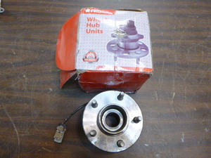 lot 196 image: Saturn Vue Front Wheel Bearing Hub Assembly