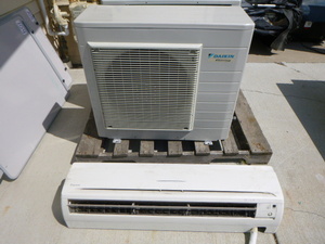 lot 100 image: Daikin Industries Air Conditioner