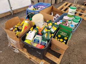lot 46 image: Huge Lot of Assorted Garden Chemicals and Fertilizers