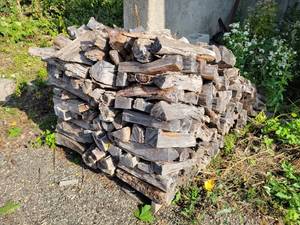 lot 52 image: Pallet Lot of Split Firewood