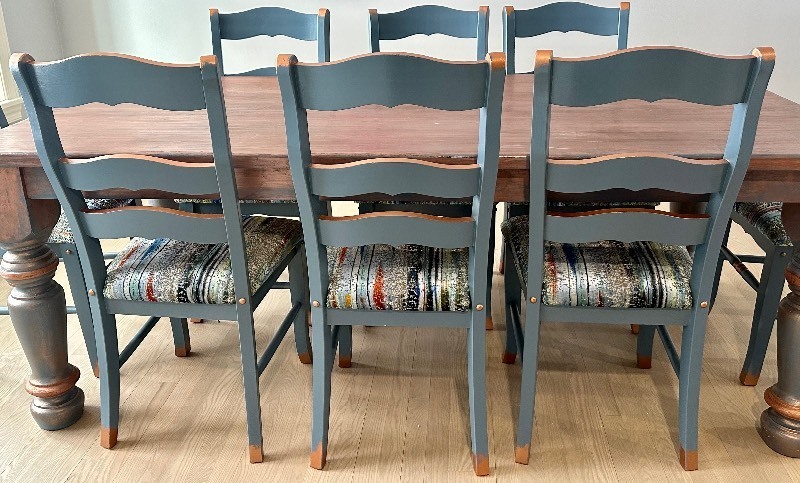 lot 2 image: Gorgeous Custom Made Dining Room Table and Chairs