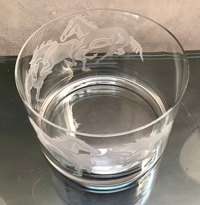 lot 46 image: Galloping Horse Themed Etched Glass Bowl