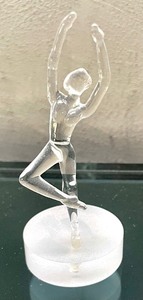 lot 63 image: Crystal and Glass Figurines