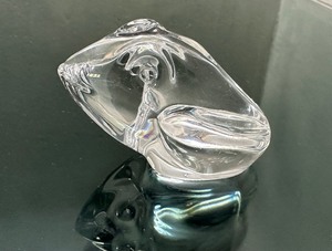 lot 27 image: Daum Crystal Frog Figurine