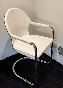 lot 18 image: Contemporary White Leather Armchair
