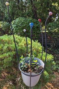 lot 87 image: Decorative Metal Planter Holder