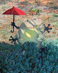 lot 88 image: Painted Iron Frog Garden Stake
