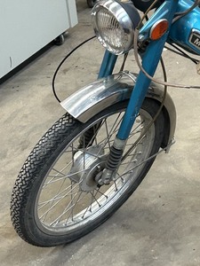lot 7 image: Vintage Motobecane Motorized Pedal Bicycle