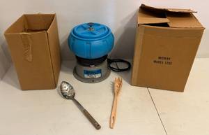 lot 28 image: Parts Or Rock Polisher With Polishing Compond