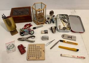 lot 40 image: Group Of Misc. VIntage Items