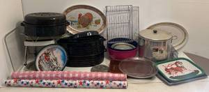 lot 99 image: Large Group Of Cookwares And More
