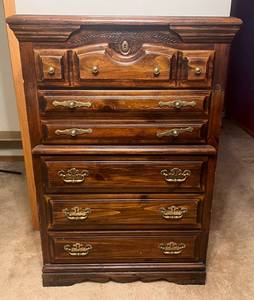 lot 107 image: 5 Drawer Dresser 52T x 36W x 18D