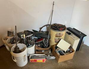 lot 139 image: Large Scrappers Lot