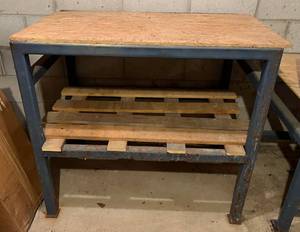 lot 186 image: Heavy Steel Bench 42W x 28D x 38 12T (BRING YOUR OWN HELP TO LOAD) IN BASEMENT