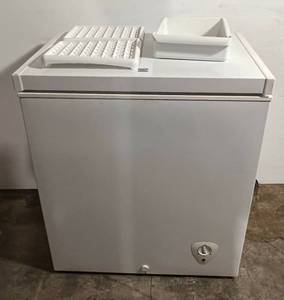 lot 194 image: Small Kenmore Chest Freezer 28 12W x 20 12D x 32 12 T (BRING YOUR OWN HELP TO LOAD) IN BASEMENT