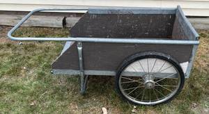 lot 223 image: Lawn And Garden Cart