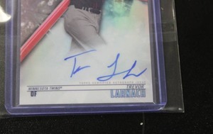 lot 6 image: 2018 Bowmans Best Refractor Autograph Trevor Larnach #B18-TL