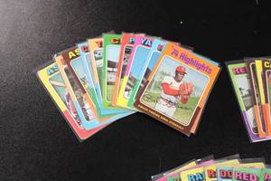 lot 96 image: 1975 Topps Baseball Card Lot  31 Cards