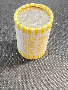 UNOPENED ROLL OF 20 UNC US KENNEDY HALF DOLLARS
