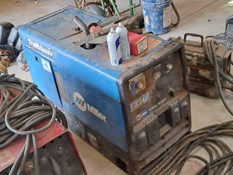 Miller Trailblazer 325 Professional Series Diesel DC Welder 12 000W Generator Shakopee Heavy Equipment Liquidation K BID