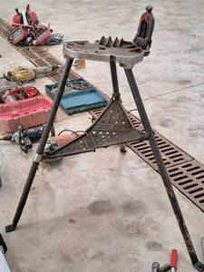 lot 22 image: Ridgid Tristand No. 40A Pipe Stand